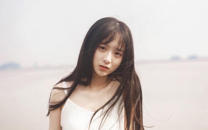 清纯甜美大海美女电脑壁纸下载