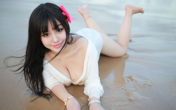 巨乳女神Barbie可儿性感宽屏壁纸下载