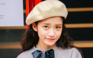 复古短发大眼睛女孩壁纸下载